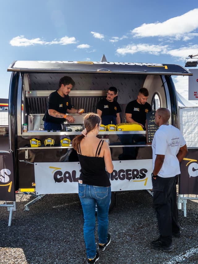 Emplacement food truck : où s’installer, combien ça coûte, comment l’obtenir