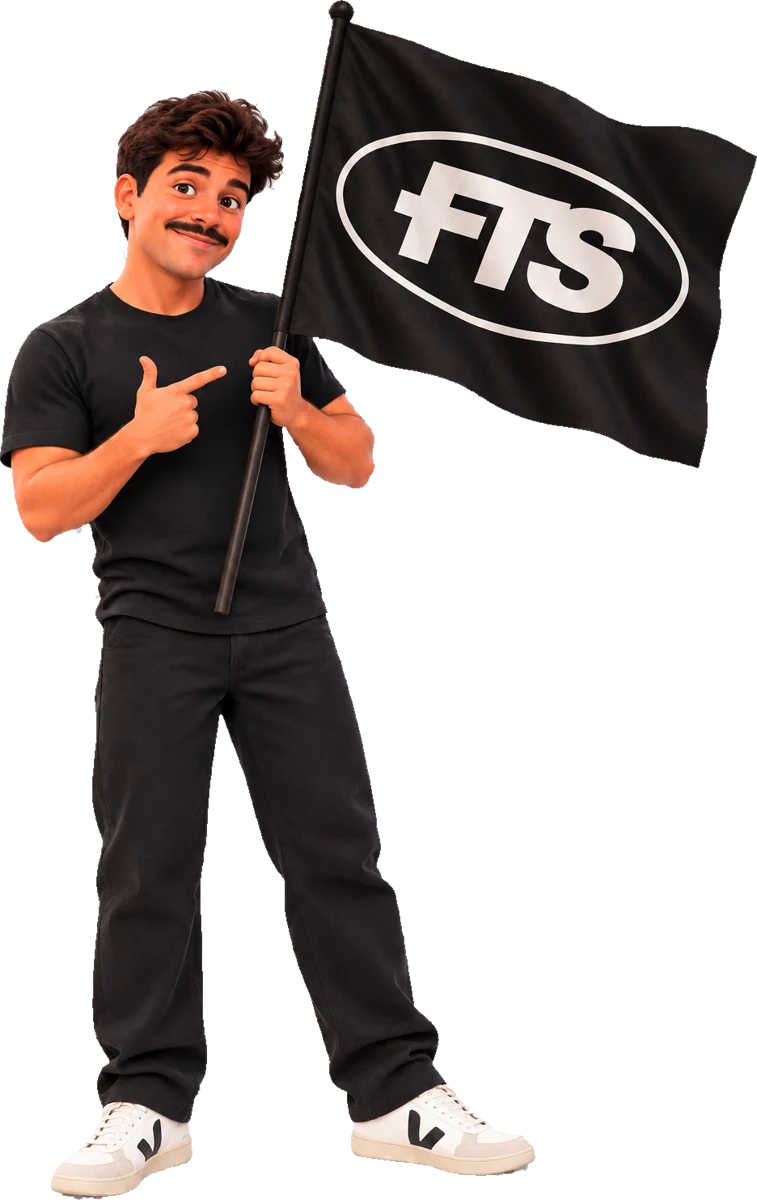 Romain, fondateur de Food Truck Store, tient le drapeau FTS